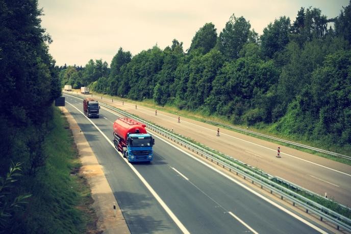 Lastkraftwagen auf der Autobahn